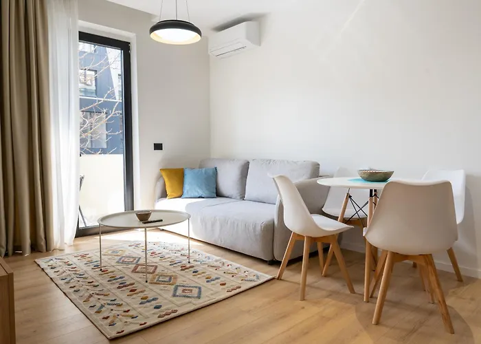 Barrikada-e Apartment Tirana
